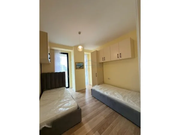 Tirane, jepet me qera apartament 2+1 Kati 6, 94 m² 1.500 € 