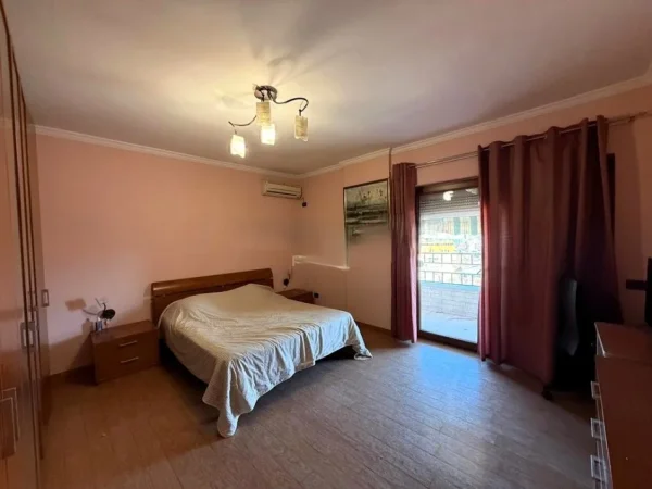 Tirane, jepet me qera apartament 2+1 Kati 9, 124 m² 700 € (rruga e elbasanit)