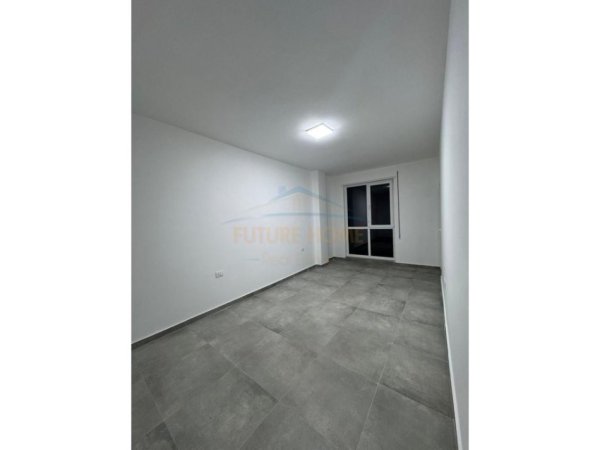 Tirane, jepet me qera apartament 1+1 Kati 2, 69 m² 400 € (5 MAJ)