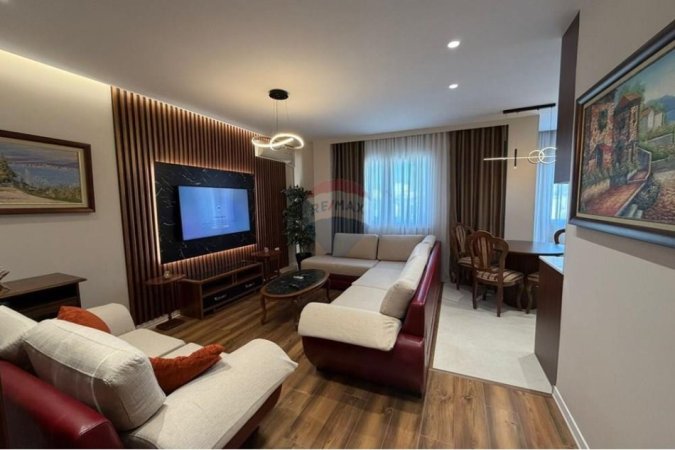 Tirane, jepet me qera apartament 2+1+Aneks+Ballkon Kati 4, 102 m² 1.000 € (Mine Peza)