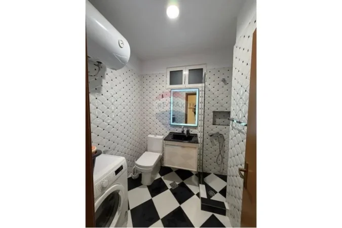 Tirane, jepet me qera apartament 2+1+Aneks+Ballkon Kati 4, 102 m² 1.000 € (Mine Peza)