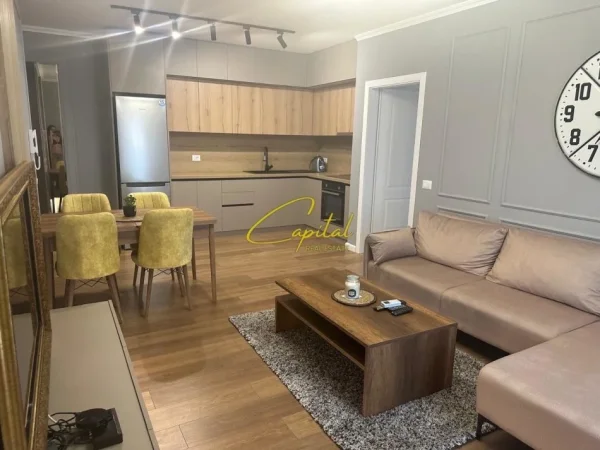 Tirane, jepet me qera apartament 2+1 Kati 7, 100 m² 600 € (ASTIR)