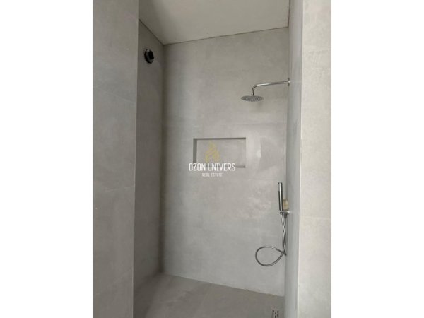 Tirane, jepet me qera apartament 1+1+Ballkon Kati 4, 65 m² 450 € (Laprakë)