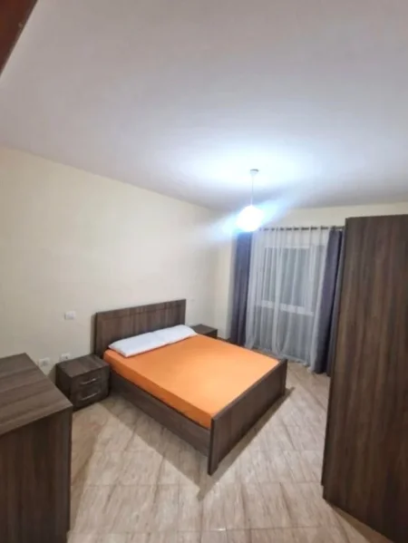 Tirane, jepet me qera apartament 2+1 Kati 2, 98 m² 650 € 