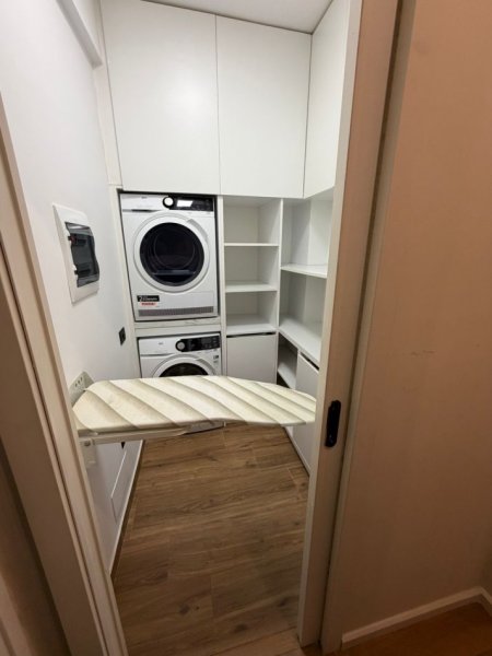 Tirane, jepet me qera apartament 2+1 Kati 4, 102 m² 950 €