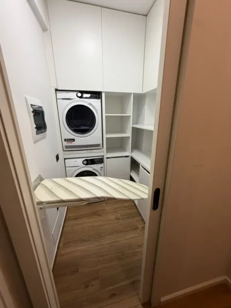 Tirane, jepet me qera apartament 2+1 Kati 4, 102 m² 950 €