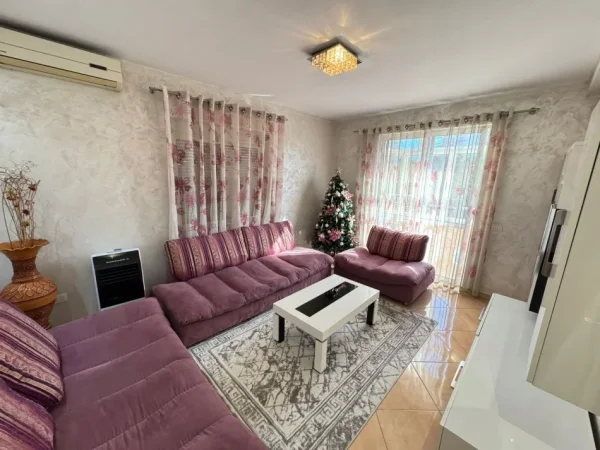 Tirane, shitet apartament 3+1 Kati 4, 92 m²