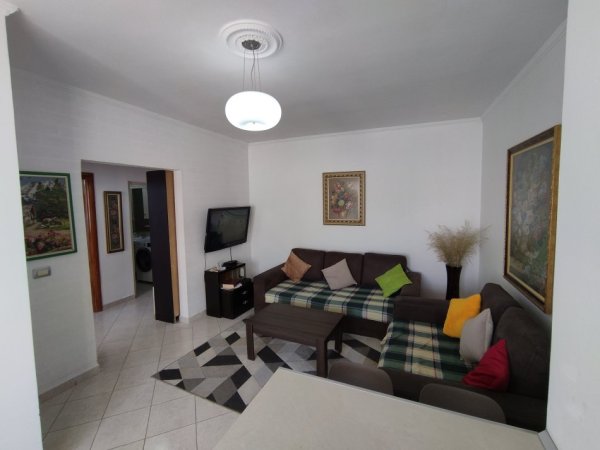 2+1 ne shitje Fresku