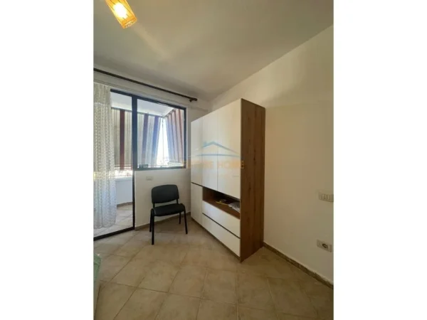 Tirane, jepet me qera apartament 1+1 Kati 8, 60 m² 500 € (RRUGA E ELBASANIT)