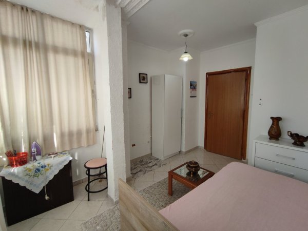 2+1 ne shitje Fresku