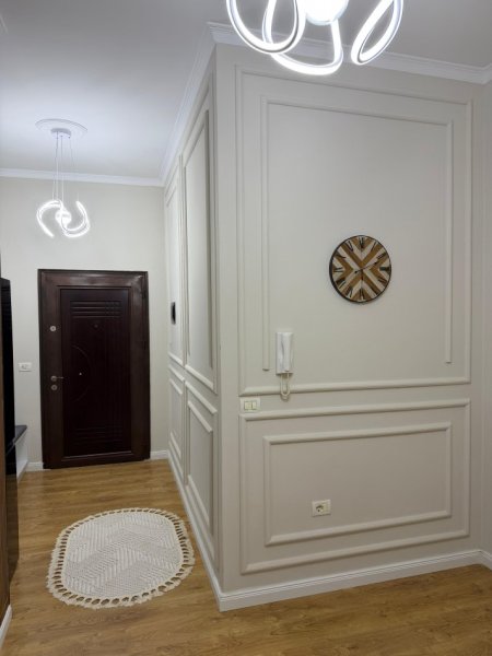 Tirane, shitet apartament 1+1 Kati 2, 77 m² (Rruga Tom Plezha)