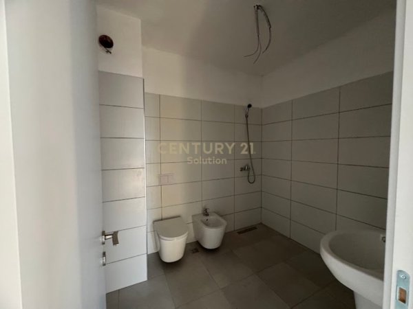 Tirane, shitet apartament 2+1 Kati 3, 88 m² 180.000 € (Kodra e Diellit)