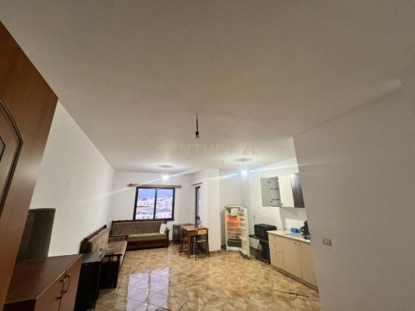 Tirane, jepet me qera apartament 2+1+Aneks+Ballkon Kati 4, 106 m² 500 € (Kodra e Diellit)