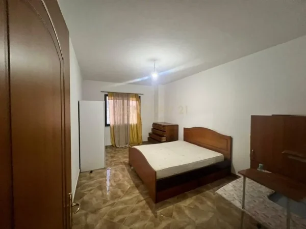 Tirane, jepet me qera apartament 2+1+Aneks+Ballkon Kati 4, 106 m² 500 € (Kodra e Diellit)
