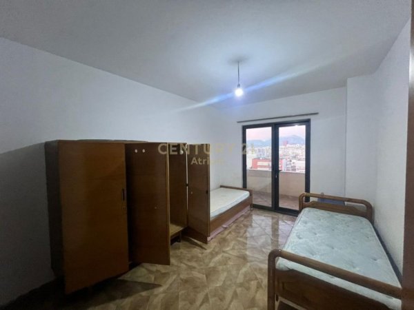 Tirane, jepet me qera apartament 2+1+Aneks+Ballkon Kati 4, 106 m² 500 € (Kodra e Diellit)