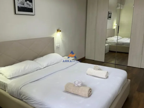 Tirane, jepet me qera apartament 1+1+Ballkon Kati 4, 56 m² 800 € 