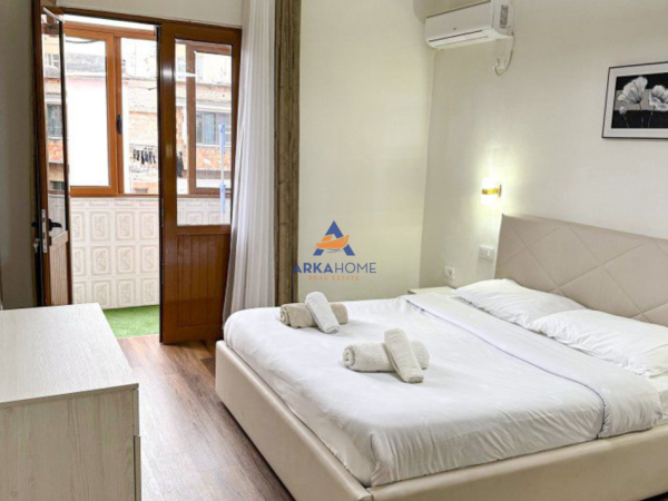 Tirane, jepet me qera apartament 1+1+Ballkon Kati 4, 56 m² 800 € 