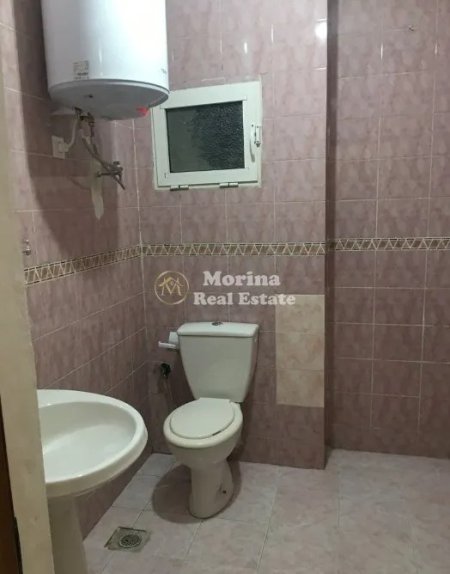 Tirane, jepet me qera apartament 3+1 Kati 3, 120 m² 700 € (Komuna e Parisit)