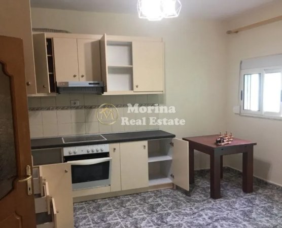 Tirane, jepet me qera apartament 3+1 Kati 3, 120 m² 700 € (Komuna e Parisit)