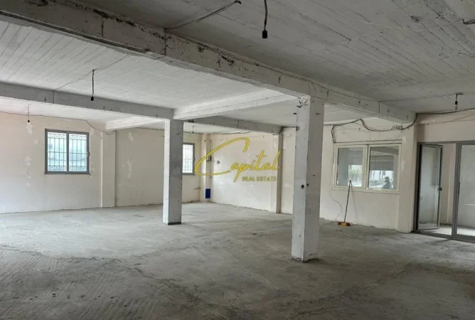 Tirane, jepet me qera magazine Kati 0, 160 m² 700 € (AUTOSTRADA TR-DR)