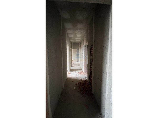 Tirane, shitet apartament 2+1+2 Kati 4, 99 m² 218.480 € (Rruga Jordan Misja , Prane Spak)