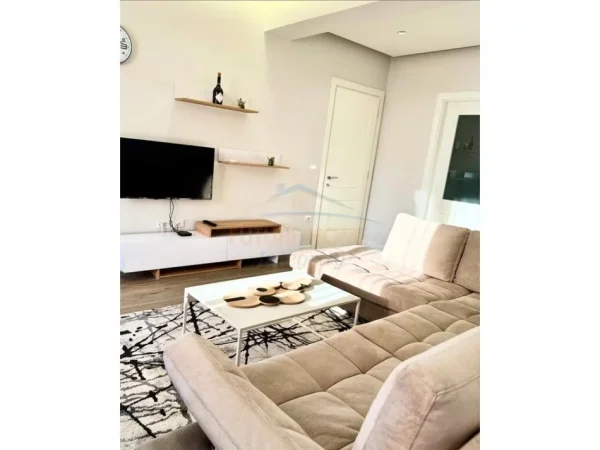 Tirane, shitet 2 apartamente 1+1 Kati 4, 100 m² 235.000 € (Vasil Shanto , Rr. Preng Bib Doda)
