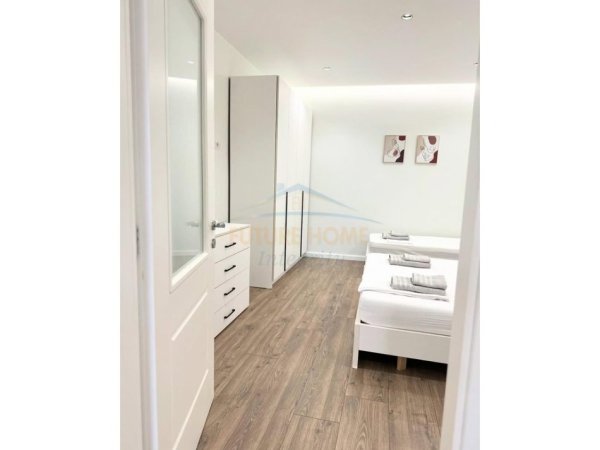 Tirane, shitet 2 apartamente 1+1 Kati 4, 100 m² 235.000 € (Vasil Shanto , Rr. Preng Bib Doda)