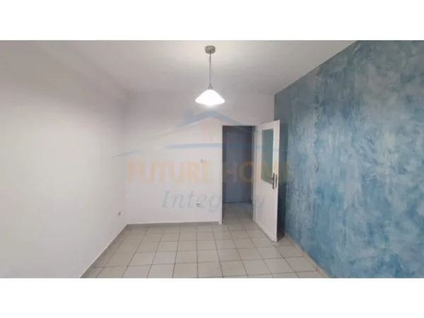 Tirane, jepet me qera ambjent biznesi Kati 0, 50 m² 416 € (STADIUMI DINAMO)