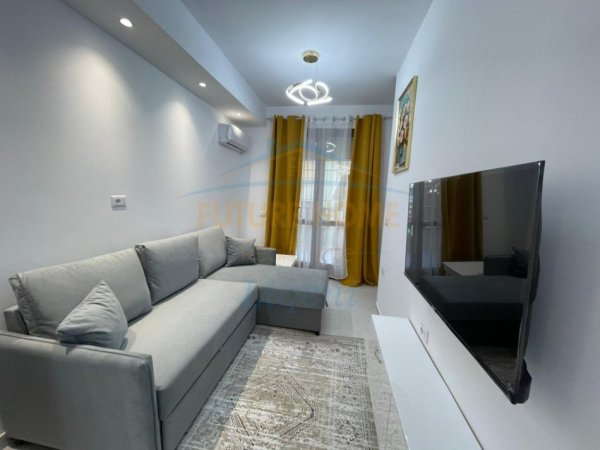 Tirane, jepet me qera apartament 1+1 Kati 1, 50 m² 450 € 