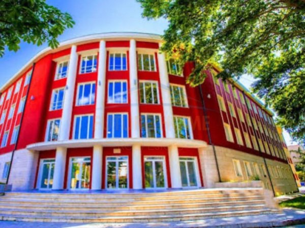 Tirane, shitet zyre Kati 1, 23 m² 138.000 € (Rruga Elbasanit , Prane Ambasades Italiane)