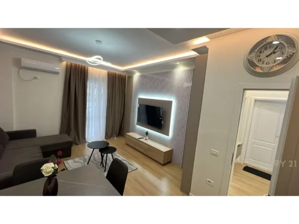 Tirane, jepet me qera apartament 1+1 Kati 6, 54 m² 400 € 