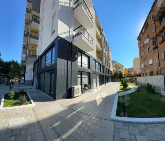 Tirane, jap me qera ambjent biznesi Kati 0, 45 m² 500 € - ALI DEMI