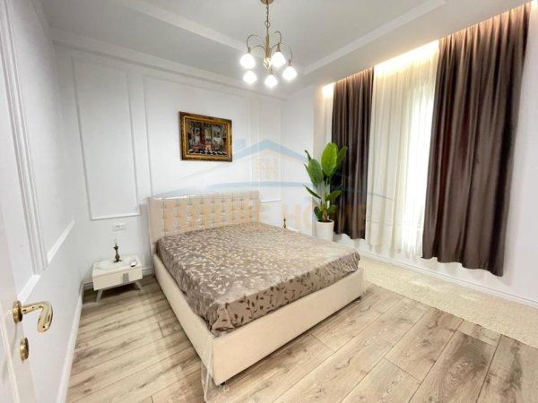 Tirane, jepet me qera apartament 2+1+Ballkon Kati 8, 120 m² 2.100 € (Air Albania,Tirane)