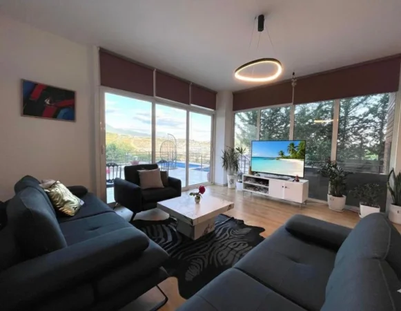 Tirane, jepet me qera apartament 3+1 , 200 m² 2.500 € 