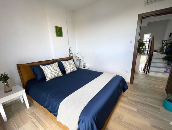 Tirane, jepet me qera apartament 3+1 , 200 m² 2.500 € 