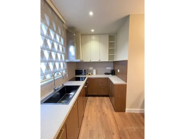 Tirane, jepet me qera apartament 2+1 Kati 2, 76 m² 700 € (Selite)