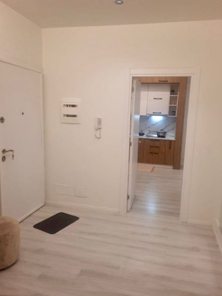 Tirane, jepet me qera apartament 2+1 Kati 3, 123 m² 750 € (Farmacia 10)