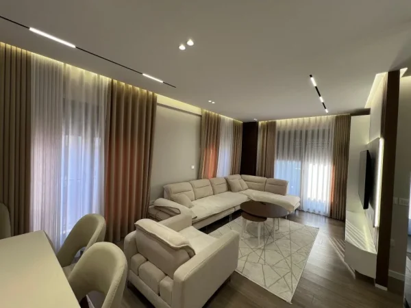 Tirane, jepet me qera apartament 2+1 Kati 3, 120 m² 900 € (Astri)