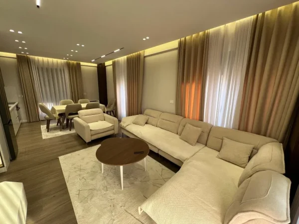 Tirane, jepet me qera apartament 2+1 Kati 3, 120 m² 900 € (Astri)