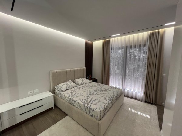 Tirane, jepet me qera apartament 2+1 Kati 3, 120 m² 900 € (Astri)