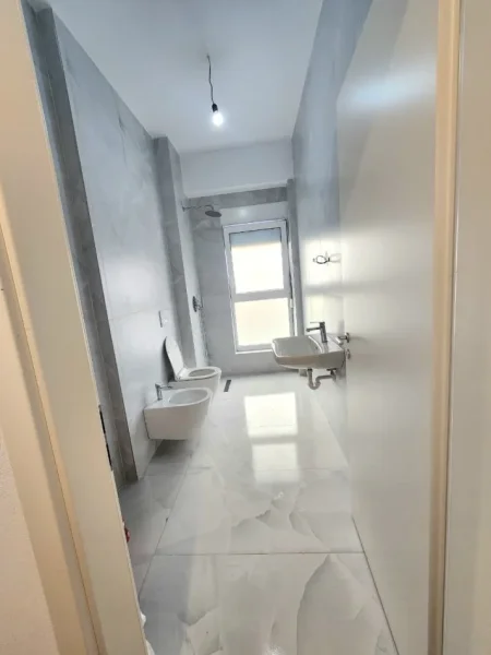 Tirane, shitet apartament 1+1+Ballkon Kati 2, 59 m² 110.000 € (Ali Demi)