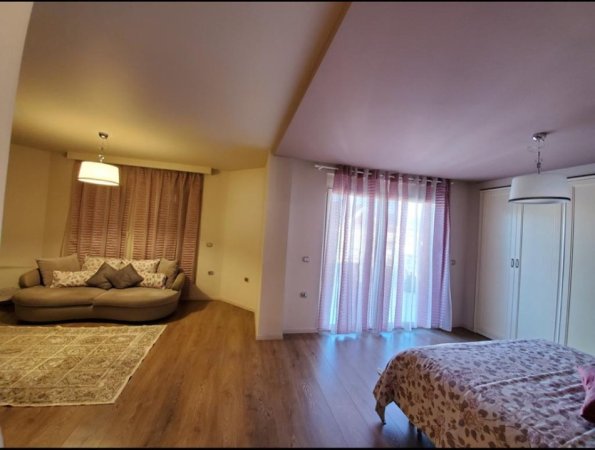 Tirane, shitet Vile 3 Katshe , 600 m² 1.150.000 € (PRANE TEG)