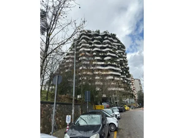 Tirane, jepet me qera apartament 1+1+Ballkon Kati 2, 196 m² 2.000 € (RRUGA E ELBASANIT)