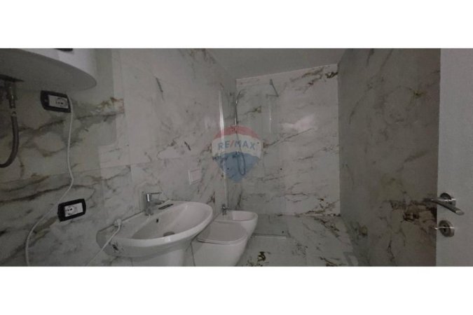 Tirane, shitet apartament 1+1 Kati 1, 65 m² 120.000 € (Tirana Entry, Tiranë(ID: 530551001-312)