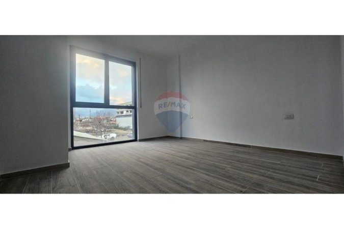 Tirane, shitet apartament 1+1 Kati 1, 65 m² 120.000 € (Tirana Entry, Tiranë(ID: 530551001-312)