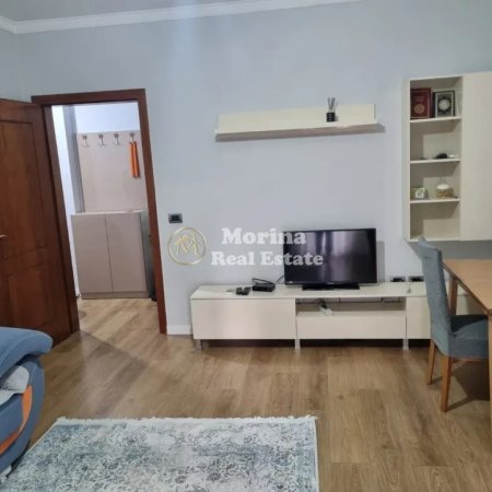 Tirane, jepet me qera apartament 1+1+Ballkon Kati 1, 65 m² 400 € (Fresku)