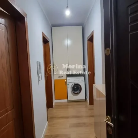 Tirane, jepet me qera apartament 1+1+Ballkon Kati 1, 65 m² 400 € (Fresku)