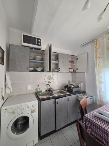 Tirane, jepet me qera apartament 2+1+Ballkon Kati 2, 75 m² 500 € 