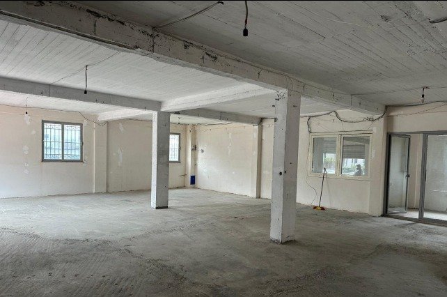 Tirane, jepet me qera magazine Kati 0, 260 m² 700 € (AUTOSTRADA TIRANE-DURRES)