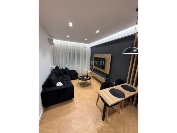 Tirane, jepet me qera apartament 1+1+Ballkon Kati 2, 65 m² 1.000 € 